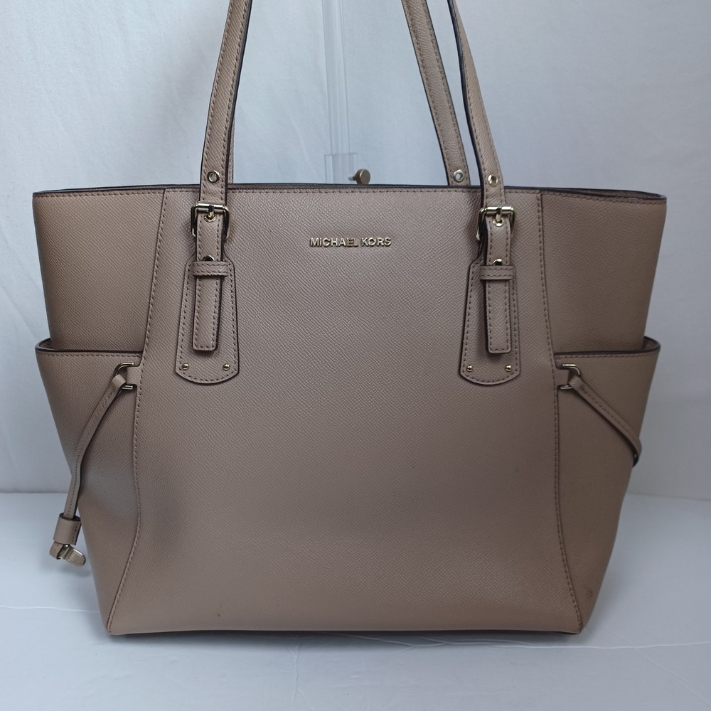 Michael Kors Voyager East West Tote Bag Taupe Saffiano Leather Gold Hardware - Picture 16 of 16